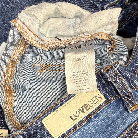 LoveGEN Women's Two-Tone Straight Leg Jeans - Picture 6 of 9